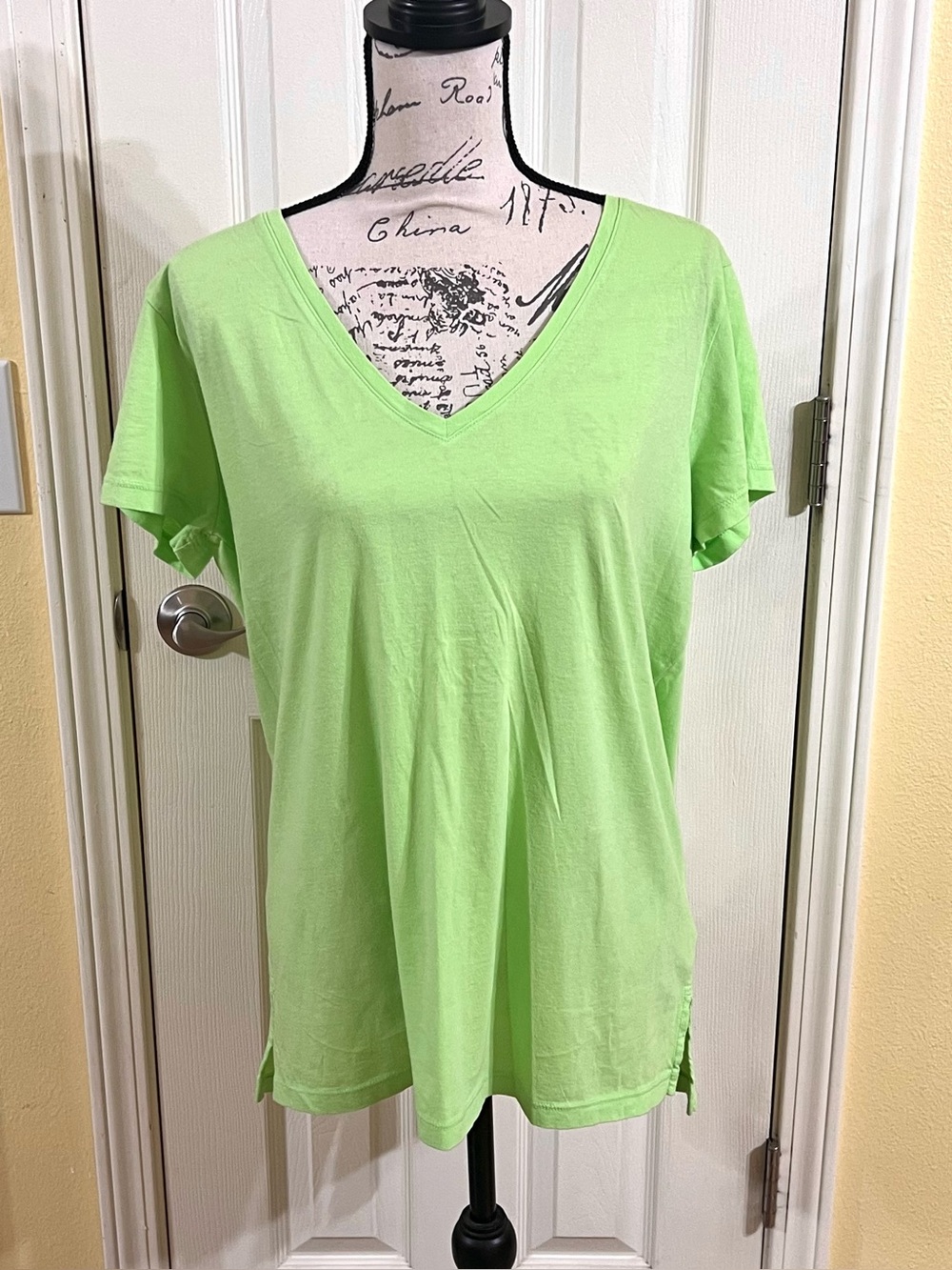 NWOT- Lilly Pulitzer Lime Green Etta V- Neck Tee. - Picture 3 of 10